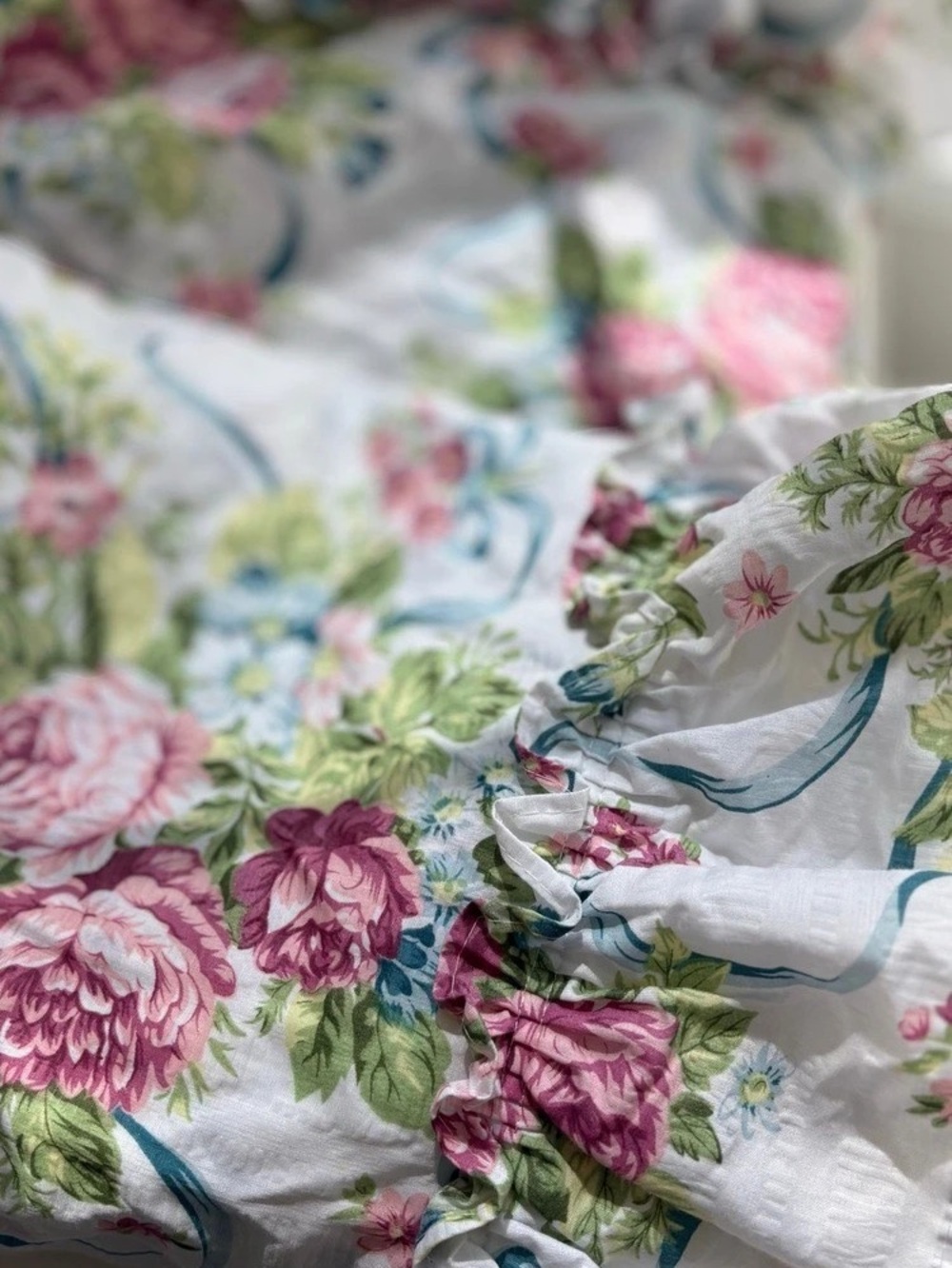 (Queen) Floral Ruffle Cottage Bedspread - Picture 5 of 7